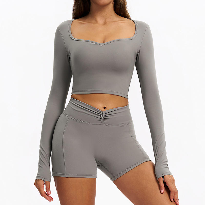 สีเทา + ด้านบน + กางเกงขาสั้น