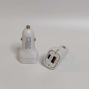 <span class=keywords><strong>Chargeur</strong></span> de voiture USB C 2.4A, charge rapide, <span class=keywords><strong>chargeur</strong></span> de type C pour <span class=keywords><strong>iPhone</strong></span> 12 <span class=keywords><strong>13</strong></span> Pro/Samsumg/xiaomi, adaptateur de <span class=keywords><strong>chargeur</strong></span> de voiture - Product Image 4