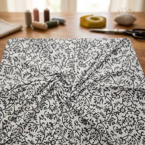 Tissu imprimé floral en coton biologique fait main, doux, imprimé au bloc, pour chemises de filles et de garçons, et pour la maison - Product Image 4