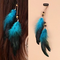 Pince d'extension de cheveux tribale tressée à pompon coiffe de bohème faite à la main à plumes bon marché à la mode vente en gros