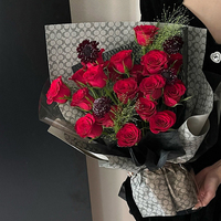 Vente en gros papier d'emballage personnalisé pour fleurs de la Saint-Valentin Offre Spéciale du papier d'emballage pour bouquet de fleurs de marque de luxe pour la fête des mères