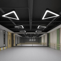 Luminaire linéaire suspendu en aluminium RONSE Nordic Modern Design Dali Dimming 5075, profilé en S courbé, pour plafond.