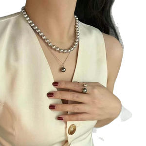 Bague en perle naturelle bicolore, style européen et américain, polyvalente, avec bouche mobile, approvisionnement direct par le fabricant - Product Image 5