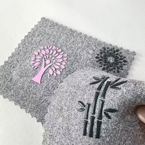 Etichette di abbigliamento tridimensionali in Silicone <span class=keywords><strong>3D</strong></span> personalizzate professionali nuovo modello di moda a piccoli punti di lusso di tendenza trasferimento di calore - Product Image 1