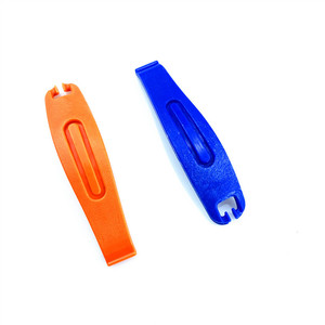 Palanca de Neumáticos Changcang de Plástico Naranja y Azul, Herramienta de Reparación de Neumáticos de Bicicleta para Bicicletas de Montaña y Carretera - Product Image 1