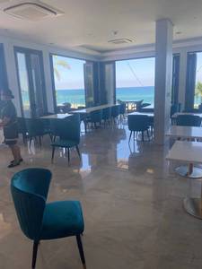 Juego de Muebles para Restaurante, Sillas de Comedor de Piedra Blanca para 4 Personas, Estilo Café Azul, para Hoteles y Restaurantes en Filipinas - Product Image 5