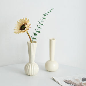 Jarrón de Cerámica Crema Moderno y Sencillo Estilo Nórdico Shumen para Flores Secas, Arreglos Florales Hidropónicos, Decoración para Sala de Estar - Product Image 3
