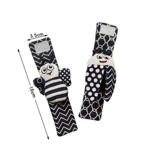 Jouets pour bébés à contraste élevé pour nouveau-né, jouets pour bébés pour le développement du cerveau, hochets pour bébés <span class=keywords><strong>de</strong></span> 6 à 12 mois, chaussettes et jouets pour poignets pour bébés, cadeaux - Product Image 6