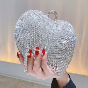 Nuevo Bolso de Mano con Borlas y Pedrería para Mujer, Diseño de Corazón, Estilo Europeo Americano, Popular para la Noche - Product Image 3
