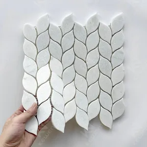 Azulejos de mosaico de mármol de chorro de agua en forma de hoja personalizados Kewent para la venta