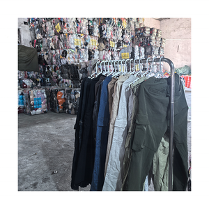 Vêtements d'été d'occasion en gros pour <span class=keywords><strong>femme</strong></span>, lot mixte de vêtements de nuit en soie de seconde main pour la vente en gros en balles - Product Image 5