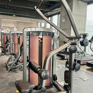 Machine professionnelle de musculation commerciale à charges sélectionnables pour dips et tractions assistées, équipement multifonctionnel en acier avec pile de poids de 80 kg - Product Image 4