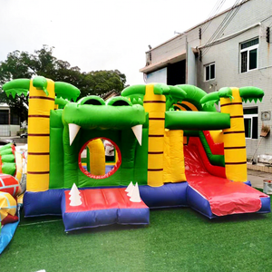 Grand château gonflable sur le thème de Noël pour enfants, parc d'attractions, maison de saut pour le divertissement des enfants - Product Image 1