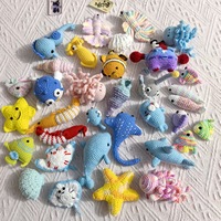 Poupées en peluche faites à la main au crochet, requins et méduses tricotés, jouets mignons d'animaux marins de dessin animé, porte-clés en peluche, pendentif pour sac à main, porte-clés