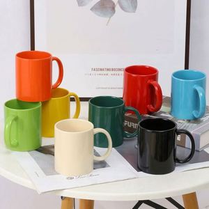 แก้วกาแฟเซรามิกสีสันสดใสพร้อมหูจับ สไตล์นอร์ดิก ดินเผาพิเศษ รูปทรงเฉพาะตัว ราคาโรงงาน ขายส่ง ของขวัญสุดพิเศษ - Product Image 2