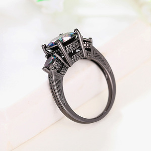 Anello a Corona con Tre Pietre Colorate per Donne, Elegante Gioiello da Dito in Nero Gunmetal - Product Image 6