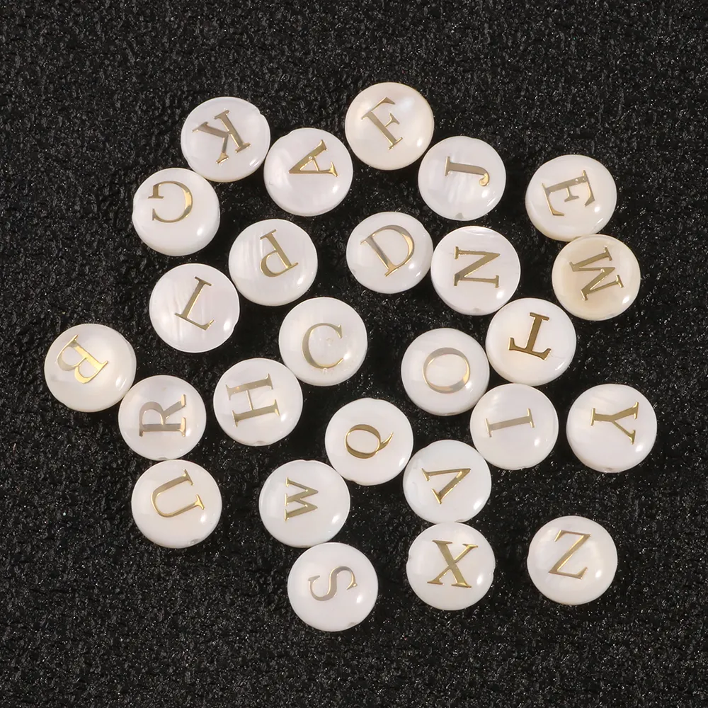 Doğal 8*4MM yuvarlak 26 İngilizce harfler alfabe boncuk tatlısu kabuk halka boncuk takı yapımı için DIY
