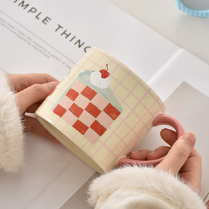 Taza de Café de Porcelana con Forma de Pastel de Dibujos Animados, Precio Competitivo, Personalizable, Regalo Empresarial, Reutilizable, Apta para Alimentos, Lavavajillas y Microondas - Product Image 4