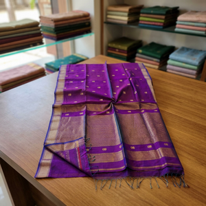 Sari Maheshwari Lotus Buta en coton et soie, tissé à la main, avec un drapé élégant de créateur, pour femmes, pour les fêtes et les mariages. - Product Image 3