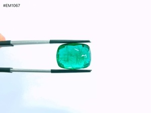 Esmeralda Zambiana de Primera Calidad, Forma Cojín, 17.88CT, Gema Suelta Premium, Color Verde, Claridad Excelente, Para Creaciones de Joyería - Product Image 3