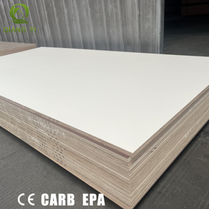 Contreplaqué marin stratifié blanc de 18 mm, de qualité commerciale, à stabilité structurelle standard, pour usage nautique - Product Image 1