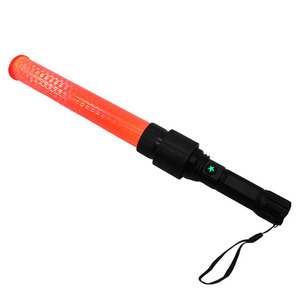 Bâton de signalisation détachable avec lampe torche, conception 2-en-1, installation modulaire, protection IP65, LED non-réfléchissante, lumière constante/clignotante, sans alimentation - Product Image 3