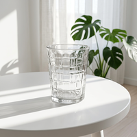 Wegwerp ecologisch verantwoorde transparante shotglas met klassiek rotanpatroon voor gebruik in bars en restaurants