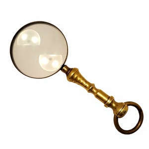 Lupa de Metal de Estilo Tradicional con Diseños Personalizables y Lupa de Latón Sólido Duradera para Leer Periódicos con Aspecto Antiguo - Product Image 1