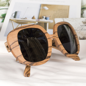 <span class=keywords><strong>Gafas</strong></span> de Sol de Madera Bobo Bird Unisex, Novedad de 2020, Logotipo Personalizado, Lentes de Alta Calidad, <span class=keywords><strong>Gafas</strong></span> Grises para <span class=keywords><strong>Hombre</strong></span> y Mujer - Product Image 3