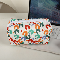 Trousse de Maquillage Matelassée Florale en Polyester avec Fermeture Éclair pour Femmes, avec Compartiment pour Rouge à Lèvres et Écouteurs
