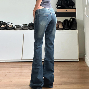 Jean évasé en denim délavé pour femme, taille basse, boutonnage frontal, taille large, coupe ajustée, style décontracté urbain, pantalon tendance - Product Image 2