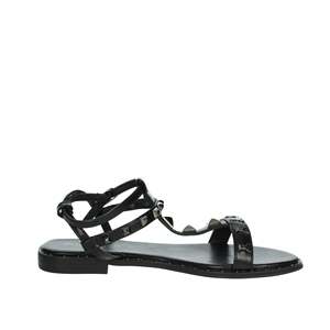 Sandalo da ragazza Patrizia Pepe nero piatto con cinturino a T e borchie - Product Image 4