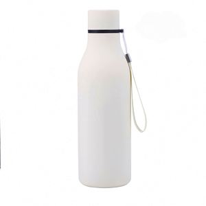 Botella de Agua Personalizada de Acero Inoxidable de 18.5 oz, Ligera y con Aislamiento al Vacío de Doble Pared, Reutilizable con Correa - Product Image 3