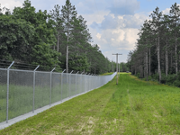 Ensemble complet de clôtures de sécurité en treillis métallique galvanisé pour chantier de construction et projets ferroviaires