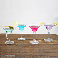 Gobelet en paille fantaisie en verre martini en plastique transparent incassable pour le camping de fête de mariage