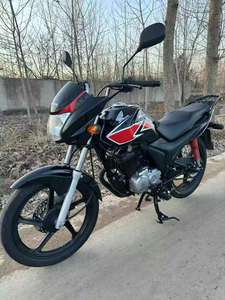 La Moto Stradale AHonda 125cc, Altamente Efficiente nei Consumi e Durevole, Molto Apprezzata dalle Persone - Product Image 2