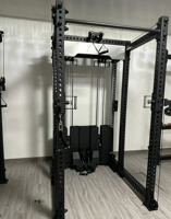 Appareil de musculation multifonction robuste à 6 poteaux avec système de câbles pour tractions Smith/rameur bas et double sélection de poids
