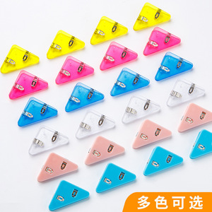 Clip à mémo triangulaire 50 mm en plastique couleur aléatoire pour papiers et livres - Product Image 4