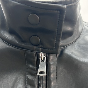 Veste en cuir noire courte pour <span class=keywords><strong>femme</strong></span>, best-seller, avec grandes poches, coupe-vent et personnalisable - Product Image 3
