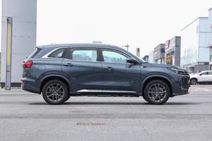 Seres Landian E5 Plus 2026, véhicule électrique hybride rechargeable, nouvelle énergie, 1.5L 95ch L4, SUV électrique 5 portes, 5 places, 4x4 - Product Image 3