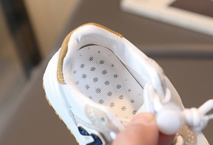 Neue Kinder sportschuhe für Jungen Mädchen Mesh Laufschuhe Großhandel für Winter und Frühling - Product Image 4