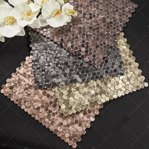 Mosaico 3D de Aluminio con Rejilla Hexagonal Mini en Color Bronce para Fondo de TV - Product Image 4
