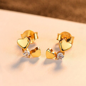 Orecchini a Perno con Design a Cuore per Donne, Zirconi Scintillanti, Gioielli alla Moda, Accessorio Carino e Minimalista per Uso Quotidiano - Product Image 1