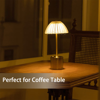 Lampe de table LED d'extérieur moderne sans fil RVB à intensité variable veilleuse de chevet Portable verre changeant de couleur pour les mariages mignon élégant