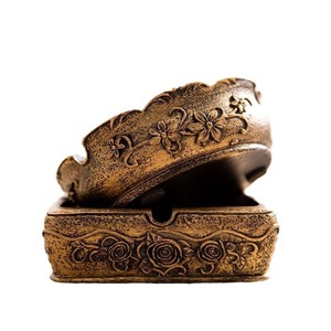 Cenicero de resina rústico, caja decorativa cuadrada de bronce antiguo de estilo europeo para el hogar, oficina, regalo - Product Image 1