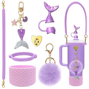 Vente en gros de stock pour ensemble de bouteilles d'eau en silicone, motif d'écailles de poisson 3D, paille, bouchon, chaîne de tasse, pompon, accessoires de sirène - Product Image 5