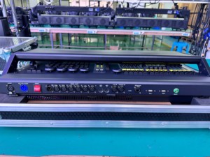 New <span class=keywords><strong>DMX</strong></span> điều khiển T2 cảm ứng giao diện điều khiển với động cơ Faders DMX512 cho ánh sáng chuyên nghiệp hiển thị với trường hợp chuyến bay - Product Image 4