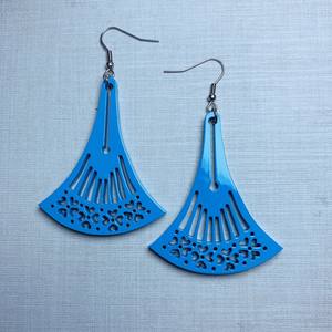 Colgantes y dijes de moda blancos de cuerno de búfalo natural más vendidos, accesorios populares para los oídos a granel - Product Image 2