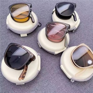 Nouvelle vente en gros promotion pli <span class=keywords><strong>lunettes</strong></span> <span class=keywords><strong>de</strong></span> <span class=keywords><strong>soleil</strong></span> femmes hommes <span class=keywords><strong>lunettes</strong></span> <span class=keywords><strong>de</strong></span> <span class=keywords><strong>soleil</strong></span> pliantes - Product Image 1