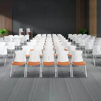 Chaise de conférence empilable à cadre métallique confortable et personnalisable pour immeuble de bureaux